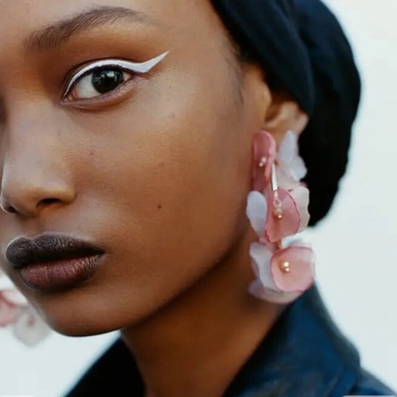 Zara Jewelry - Zara Chiffon Flower Hoop Earrings